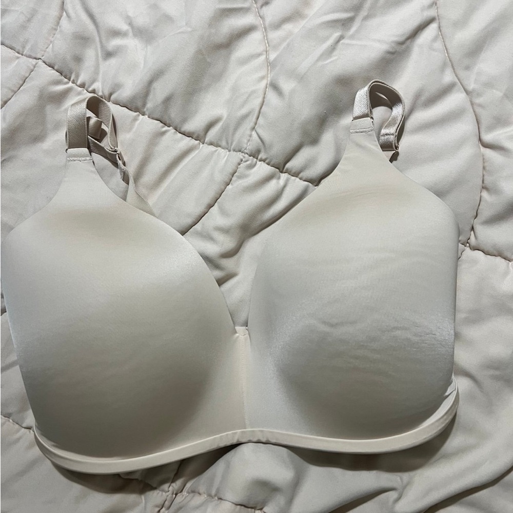 Seamless Cream Bra